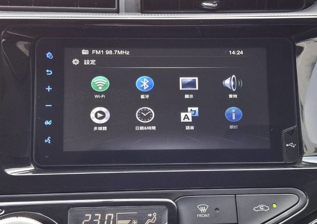 TOYOTA豐田 PRIUS C  第16張相片
