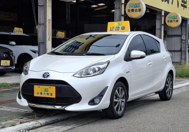 TOYOTA豐田 PRIUS C  第1張相片