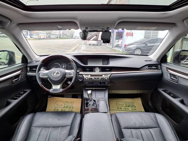 LEXUS凌志 ES300H  第9張相片