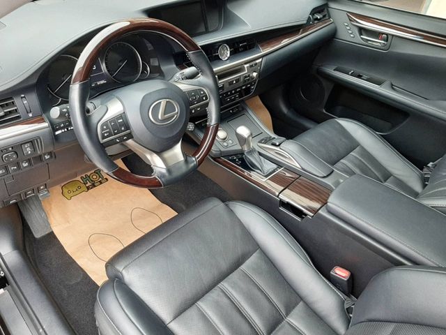 LEXUS凌志 ES300H  第13張相片