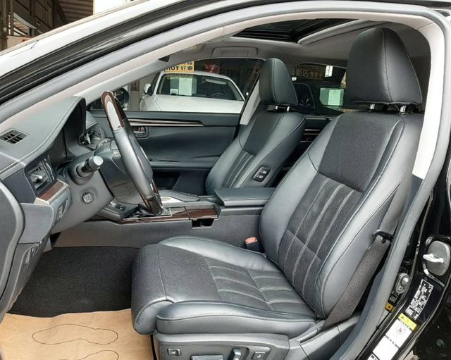 LEXUS凌志 ES300H  第15張相片