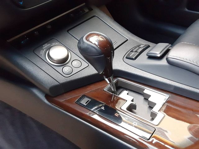 LEXUS凌志 ES300H  第25張相片