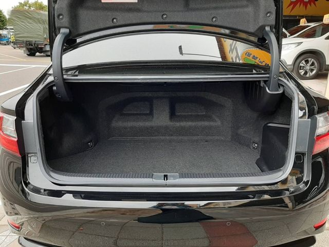 LEXUS凌志 ES300H  第37張相片