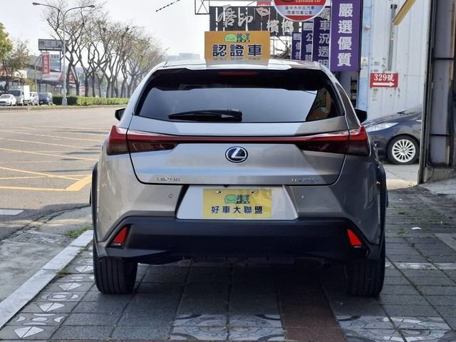 LEXUS凌志 UX250H  第7張相片