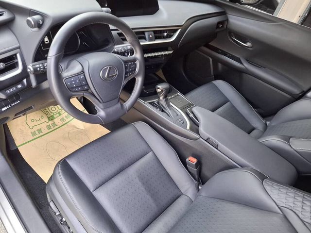 LEXUS凌志 UX250H  第13張相片