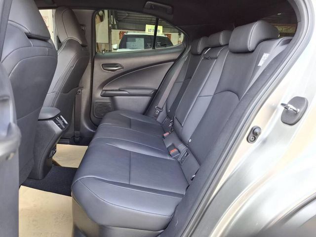LEXUS凌志 UX250H  第17張相片