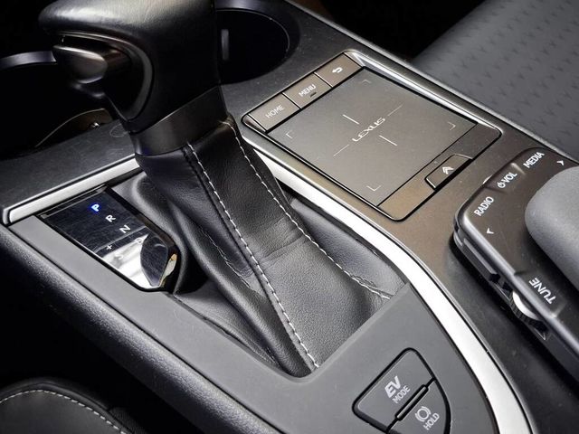 LEXUS凌志 UX250H  第25張相片