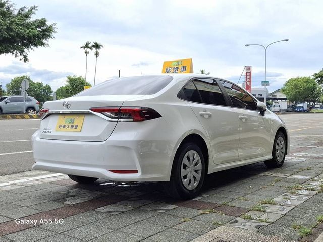 TOYOTA豐田 ALTIS  第3張相片