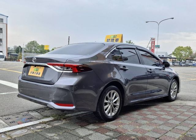 TOYOTA豐田 ALTIS  第3張相片