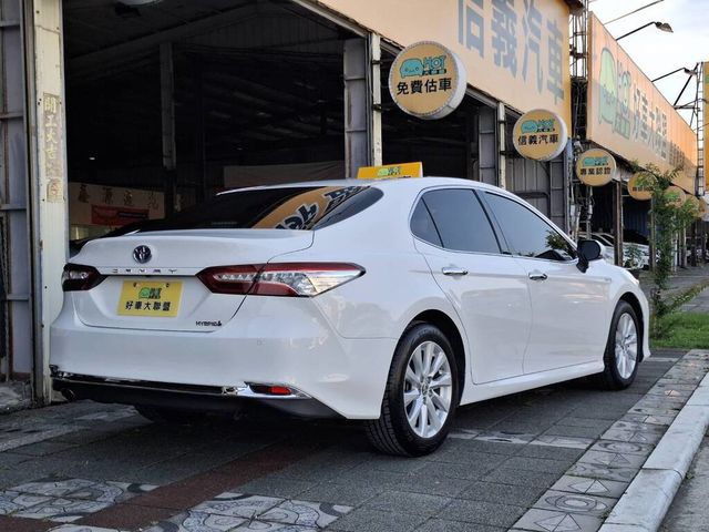 TOYOTA豐田 CAMRY HYBRID  第2張相片