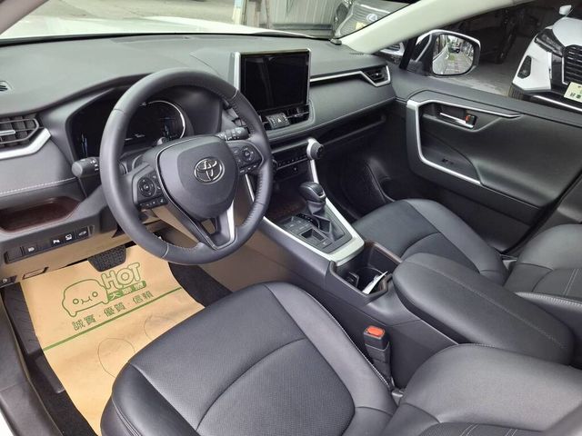 TOYOTA豐田 RAV4  第7張相片