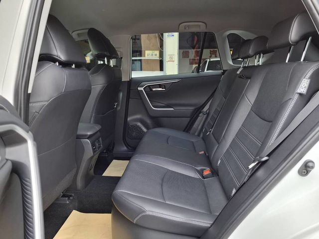 TOYOTA豐田 RAV4  第9張相片