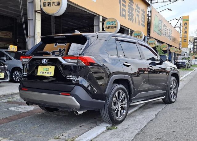 TOYOTA豐田 RAV4  第2張相片
