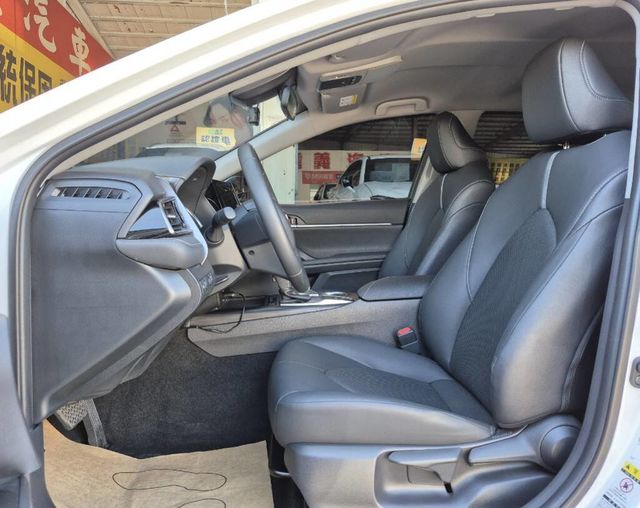 TOYOTA豐田 CAMRY  第7張相片