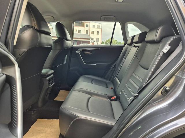 TOYOTA豐田 RAV4  第9張相片