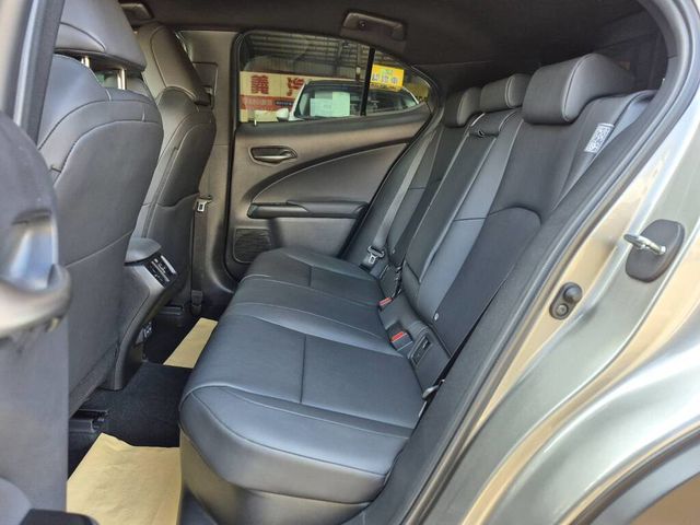 LEXUS凌志 UX250H  第9張相片