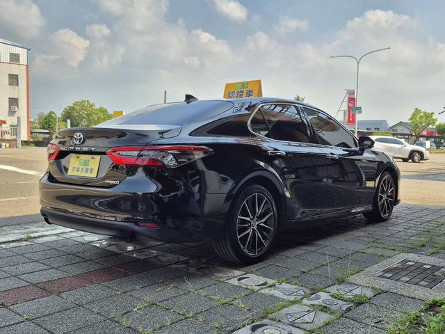 TOYOTA豐田 CAMRY HYBRID  第2張相片