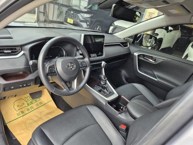 TOYOTA豐田 RAV4  第7張相片