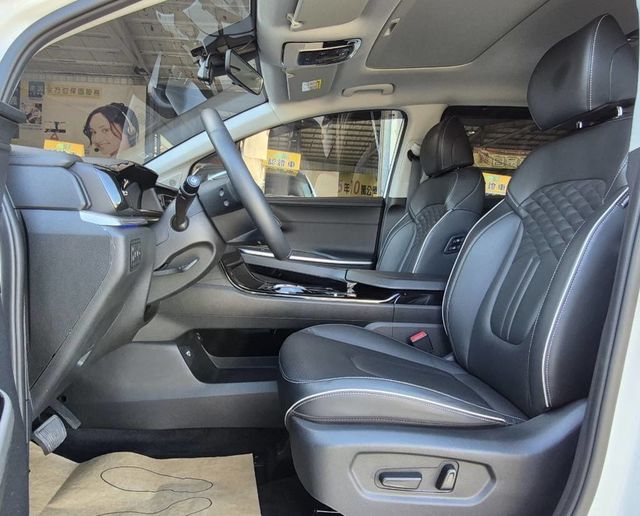 HYUNDAI現代 CUSTIN  第8張相片