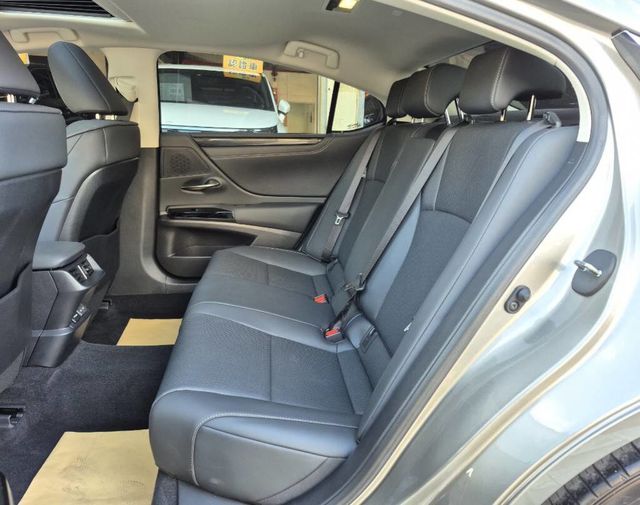 LEXUS凌志 ES200  第9張相片