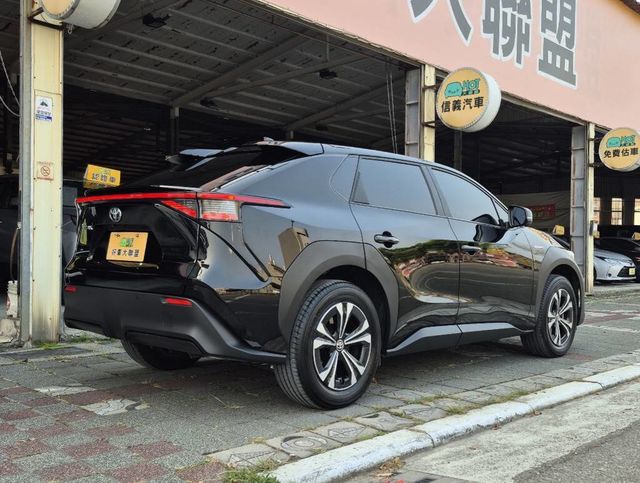 TOYOTA豐田 BZ4X  第2張相片