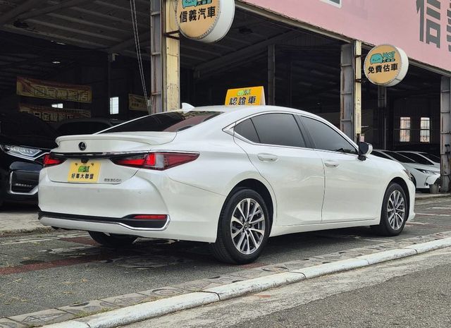 LEXUS凌志 ES300H  第2張相片