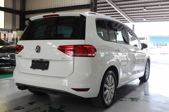 VOLKSWAGEN福斯 TOURAN  第2張相片