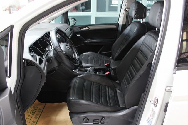 VOLKSWAGEN福斯 TOURAN  第7張相片