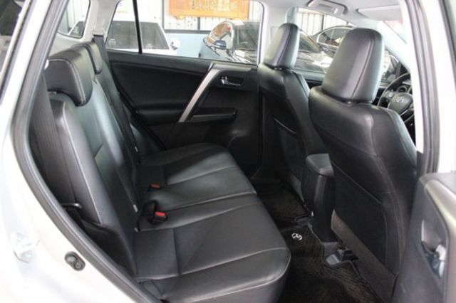 TOYOTA豐田 RAV4  第8張相片
