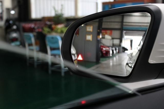 M-BENZ賓士 C250  第9張相片