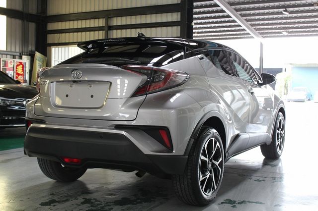 TOYOTA豐田 C-HR  第2張相片