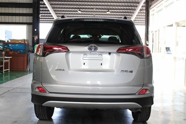 TOYOTA豐田 RAV4  第4張相片
