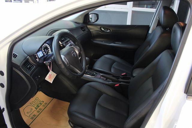 NISSAN日產 TIIDA  第7張相片