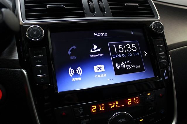 NISSAN日產 TIIDA  第14張相片