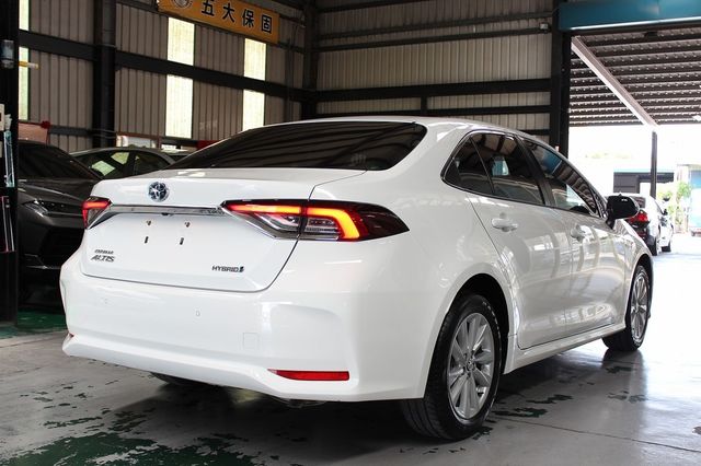 TOYOTA豐田 COROLLA ALTIS HYBRID  第2張相片