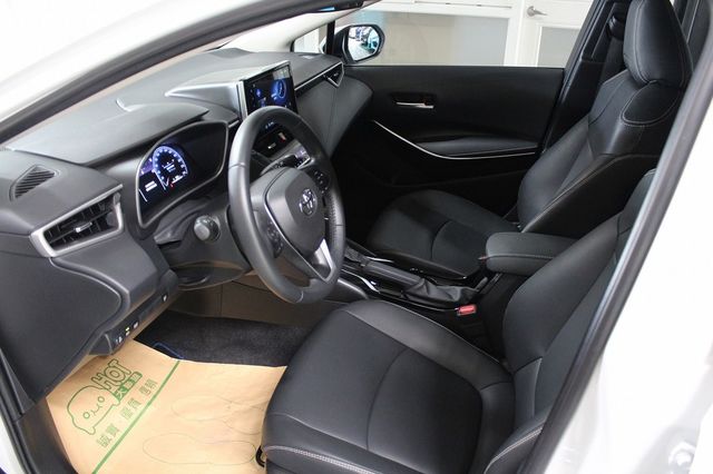 TOYOTA豐田 COROLLA ALTIS HYBRID  第7張相片