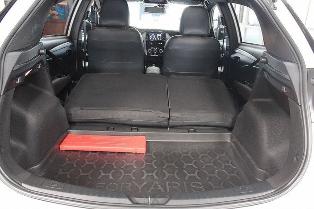 TOYOTA豐田 YARIS CROSSOVER  第9張相片