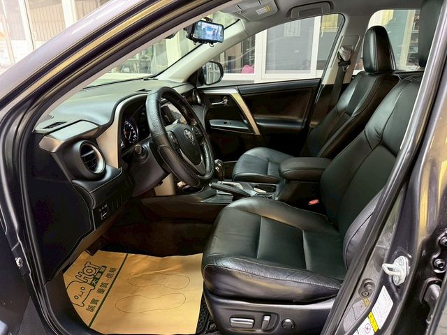 TOYOTA豐田 RAV4  第2張相片