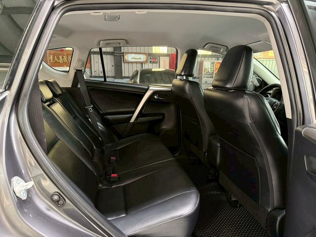 TOYOTA豐田 RAV4  第3張相片