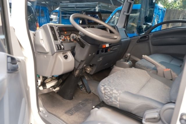 ISUZU五十鈴 NLR  第5張相片