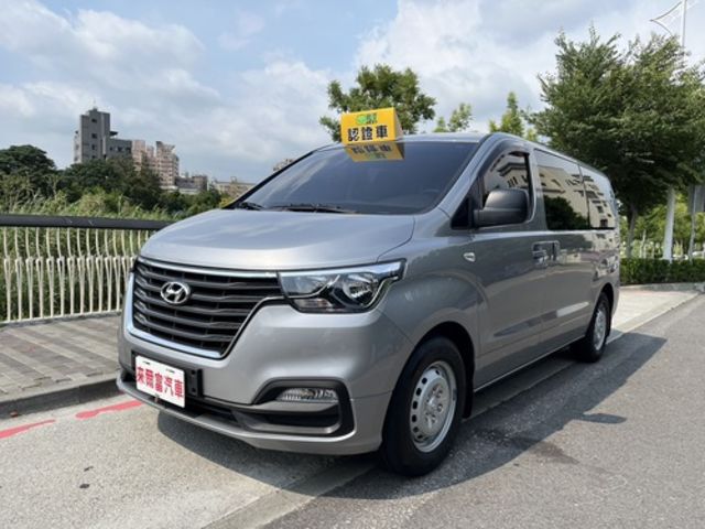 HYUNDAI現代 STAREX  第1張相片