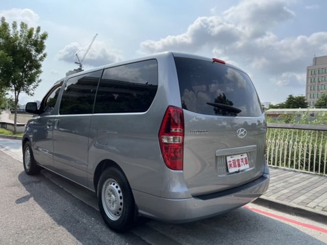 HYUNDAI現代 STAREX  第7張相片