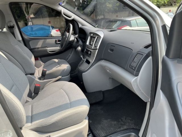 HYUNDAI現代 STAREX  第9張相片