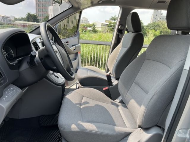 HYUNDAI現代 STAREX  第12張相片