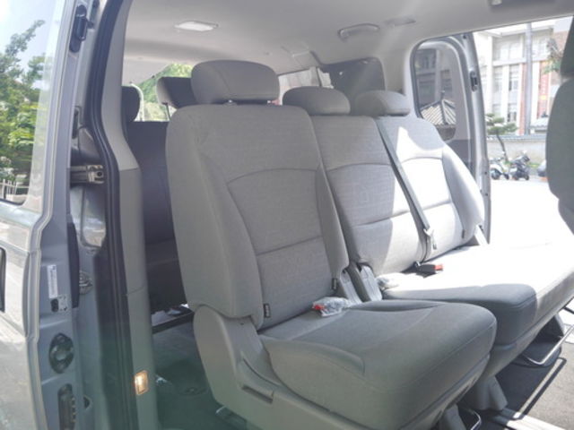 HYUNDAI現代 STAREX  第11張相片