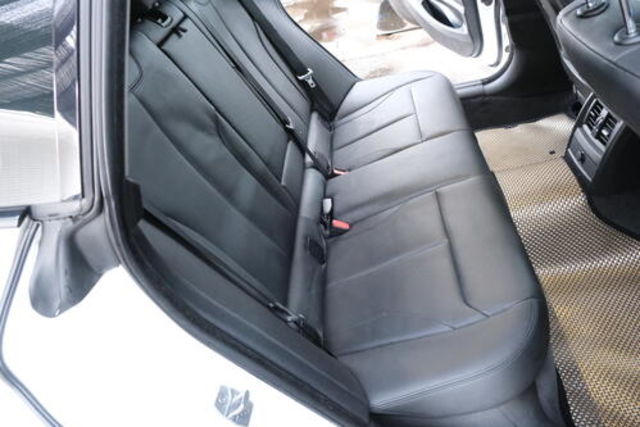 BMW寶馬 328I GT  第13張相片