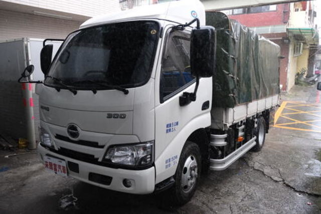 HINO日野 300  第1張相片
