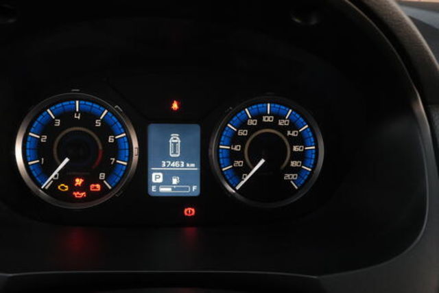 MITSUBISHI三菱 ZINGER  第15張相片