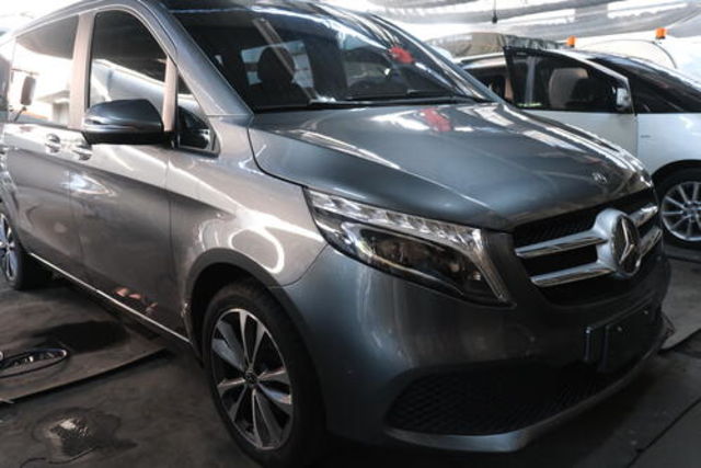 M-BENZ賓士 V220 D  第3張相片