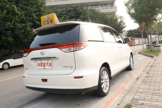 TOYOTA豐田 PREVIA  第2張相片